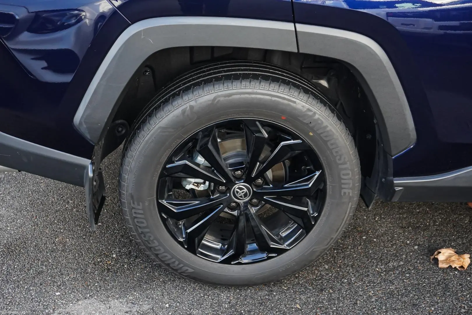 2024 Toyota RAV4 Gallery Image 17