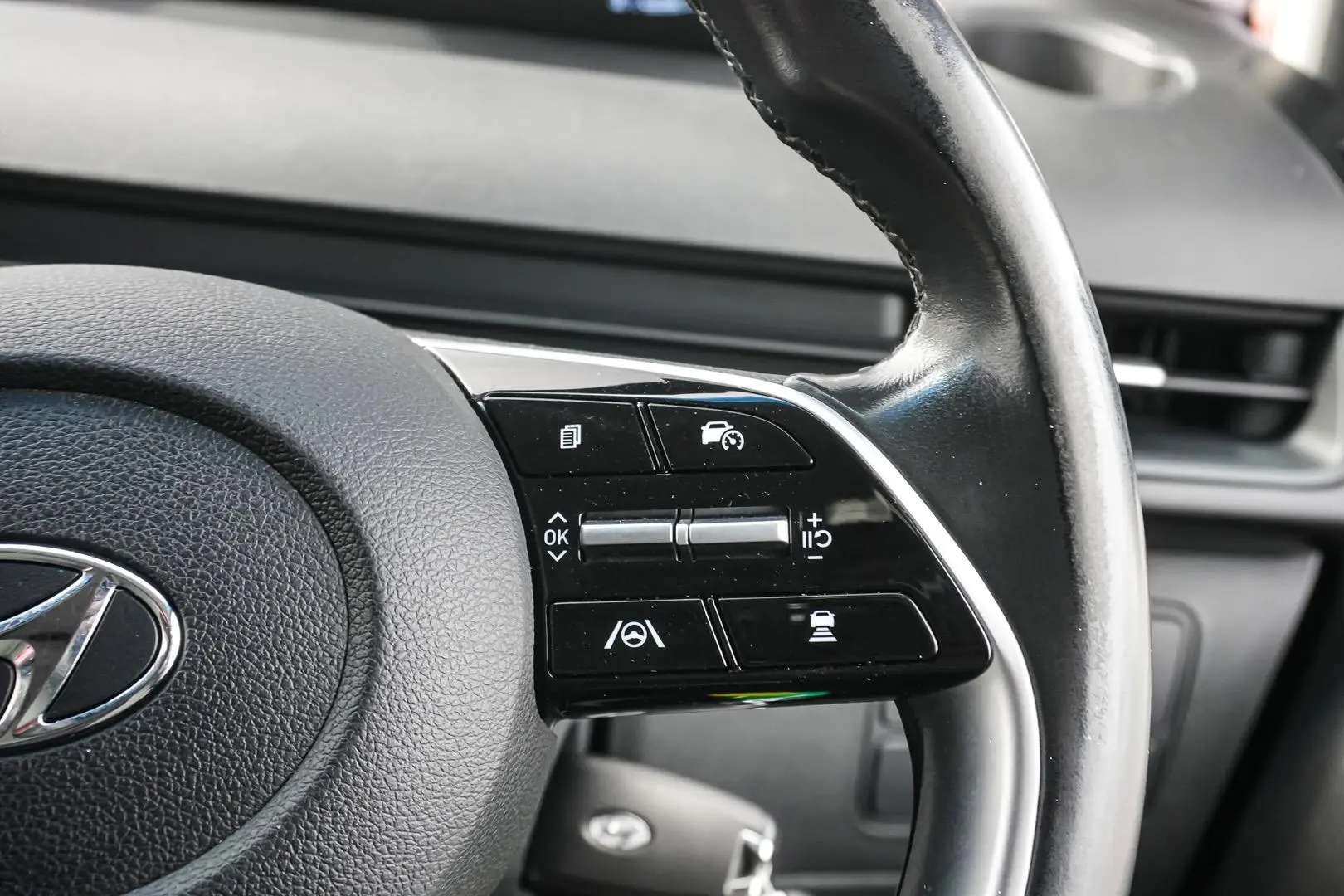 2022 Hyundai STARIA LOAD Gallery Image 20