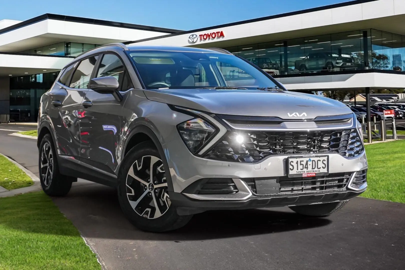 2024 Kia Sportage Gallery Image 1