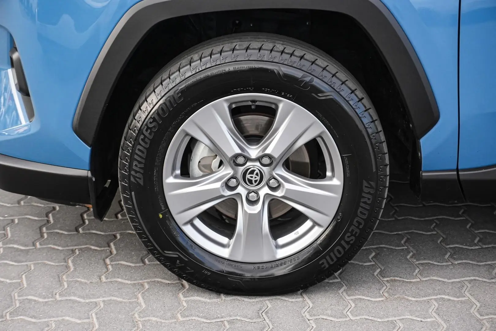 2024 Toyota RAV4 Gallery Image 13