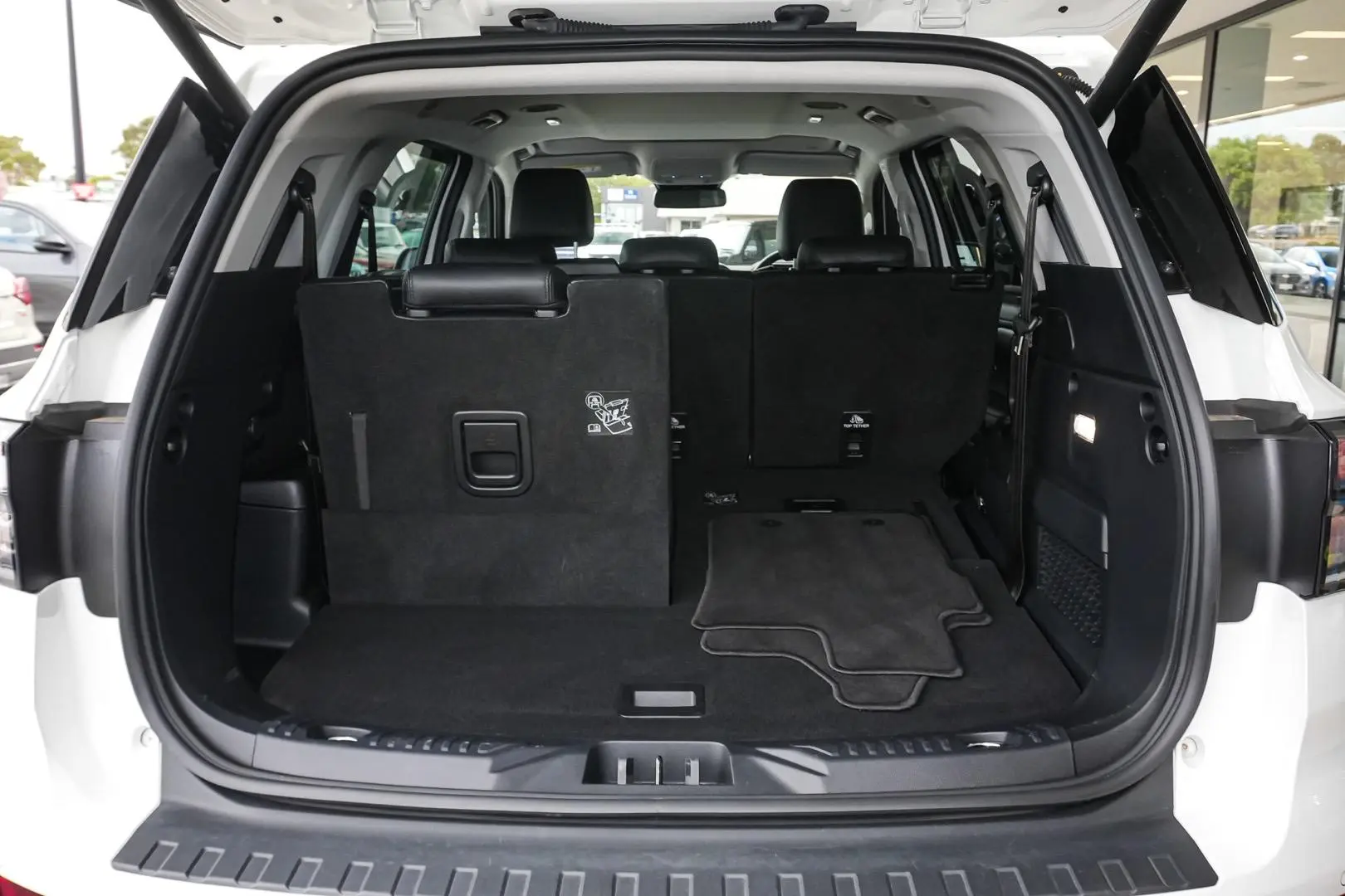 2024 Ford Everest Gallery Image 14