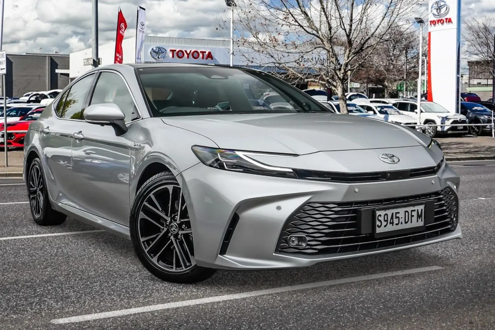 2025 Toyota Camry Gallery Image 1