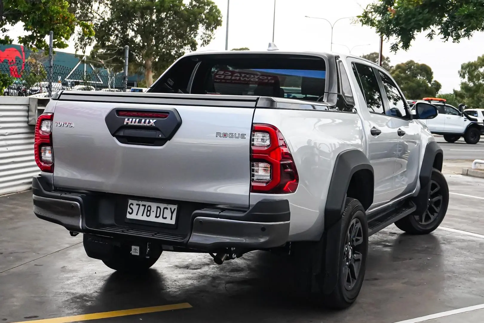 2024 Toyota Hilux Gallery Image 3