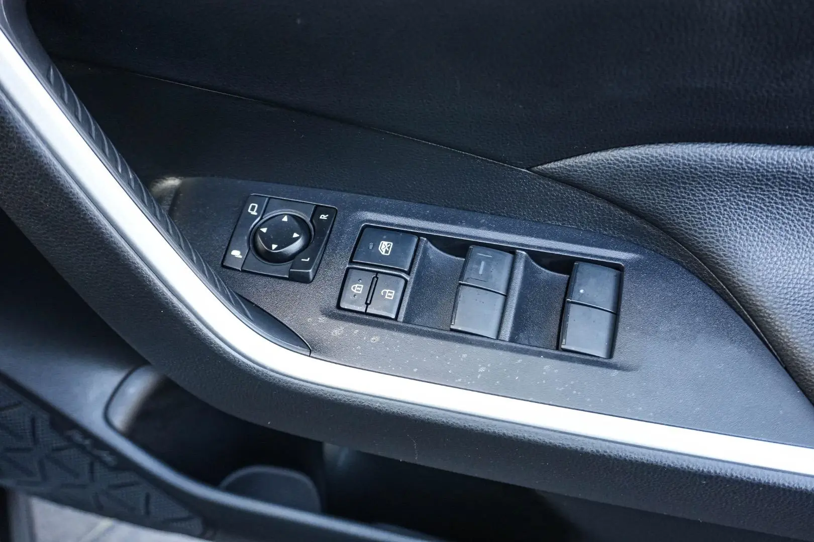 2022 Toyota RAV4 Gallery Image 17