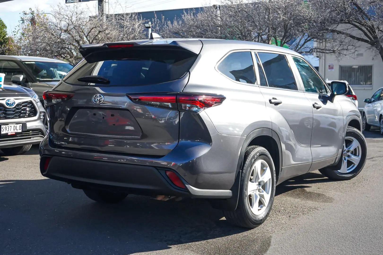 2024 Toyota Kluger Gallery Image 3