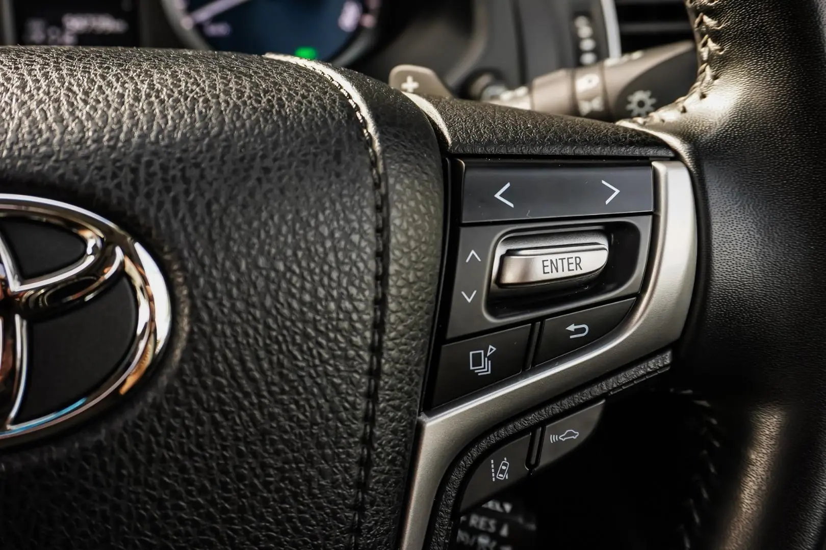 2021 Toyota Landcruiser Prado Gallery Image 24