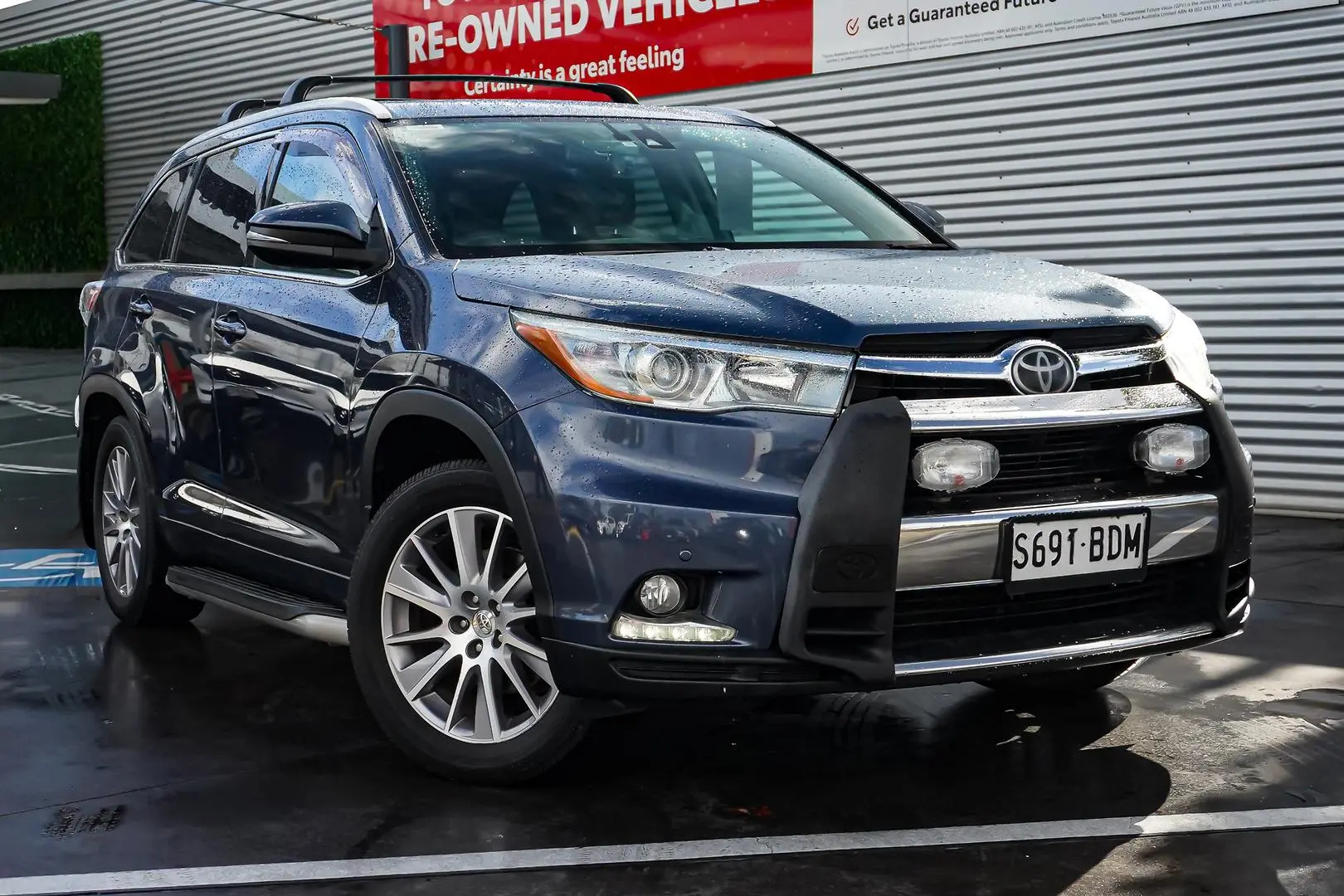 2014 Toyota Kluger Gallery Image 2