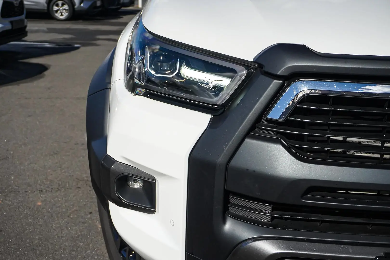 2025 Toyota Hilux Gallery Image 12
