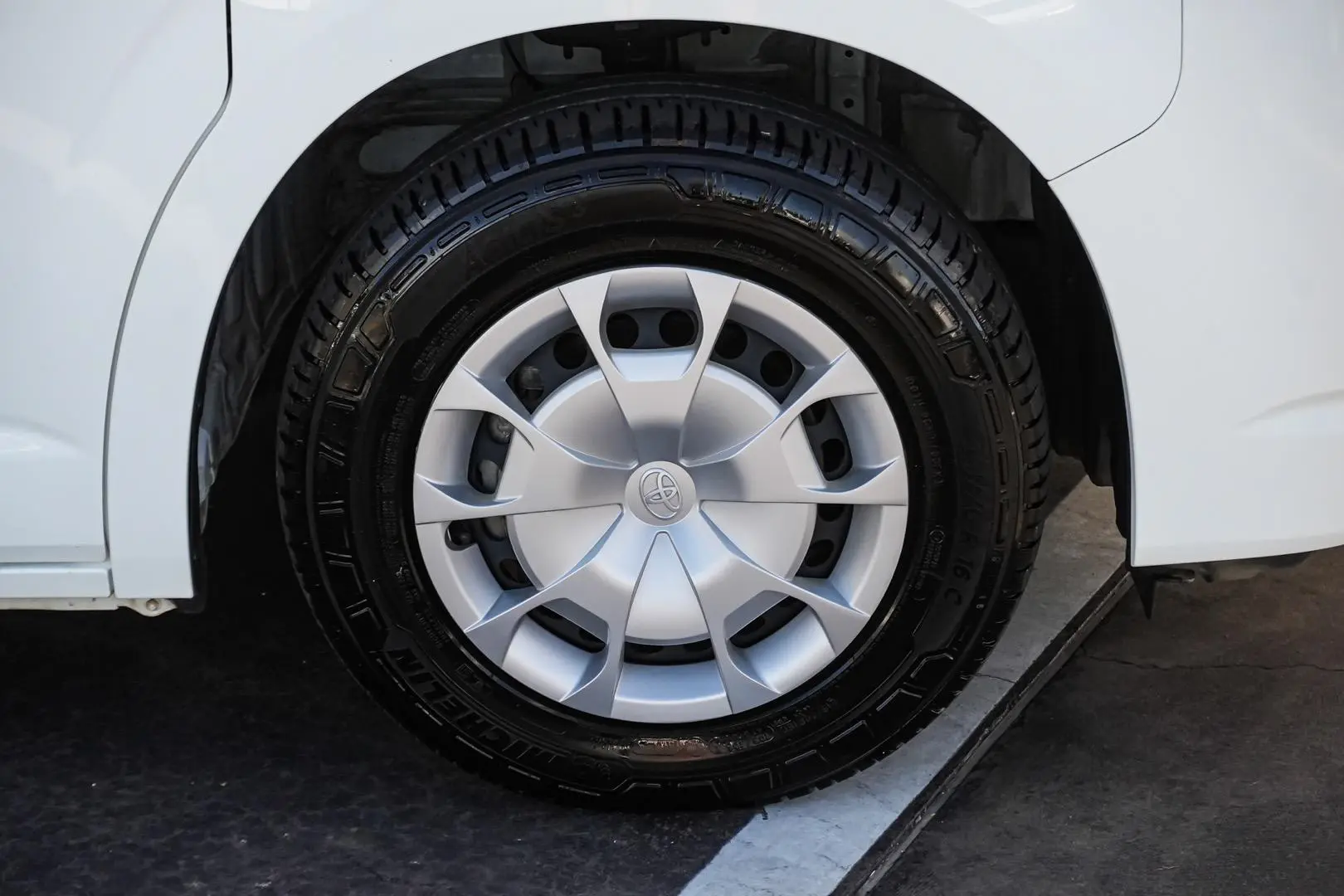 2021 Toyota Hiace Gallery Image 16