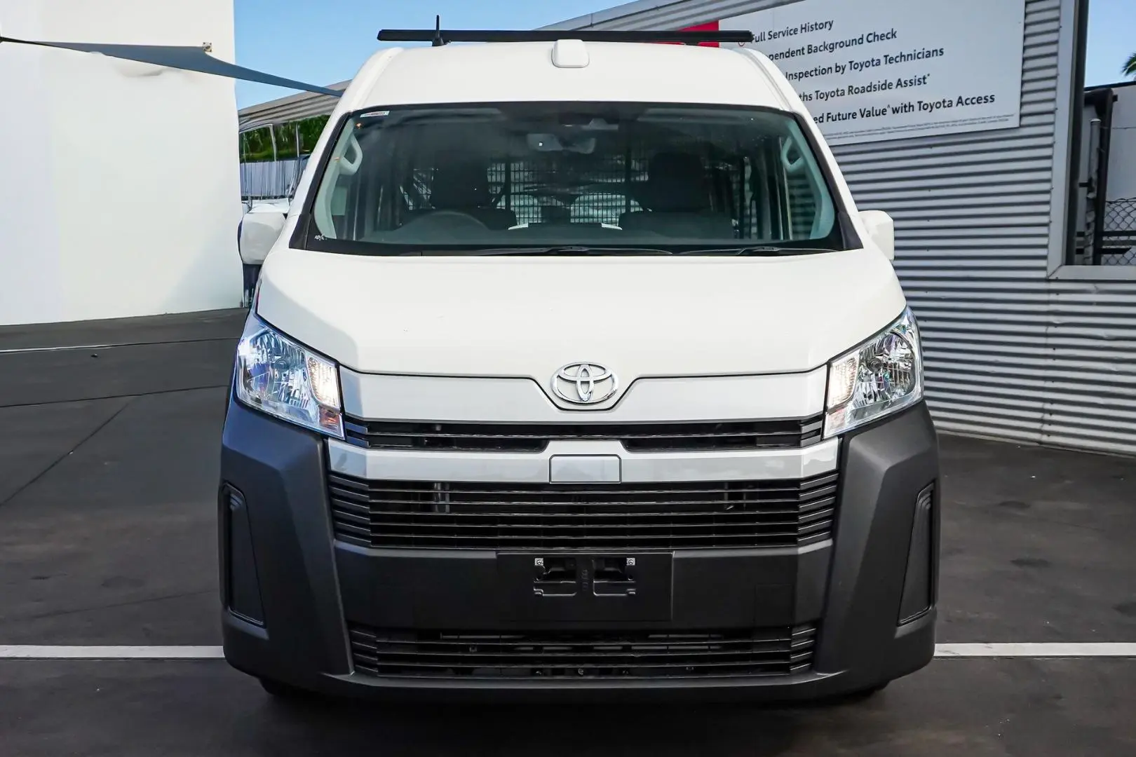 2025 Toyota Hiace Gallery Image 4