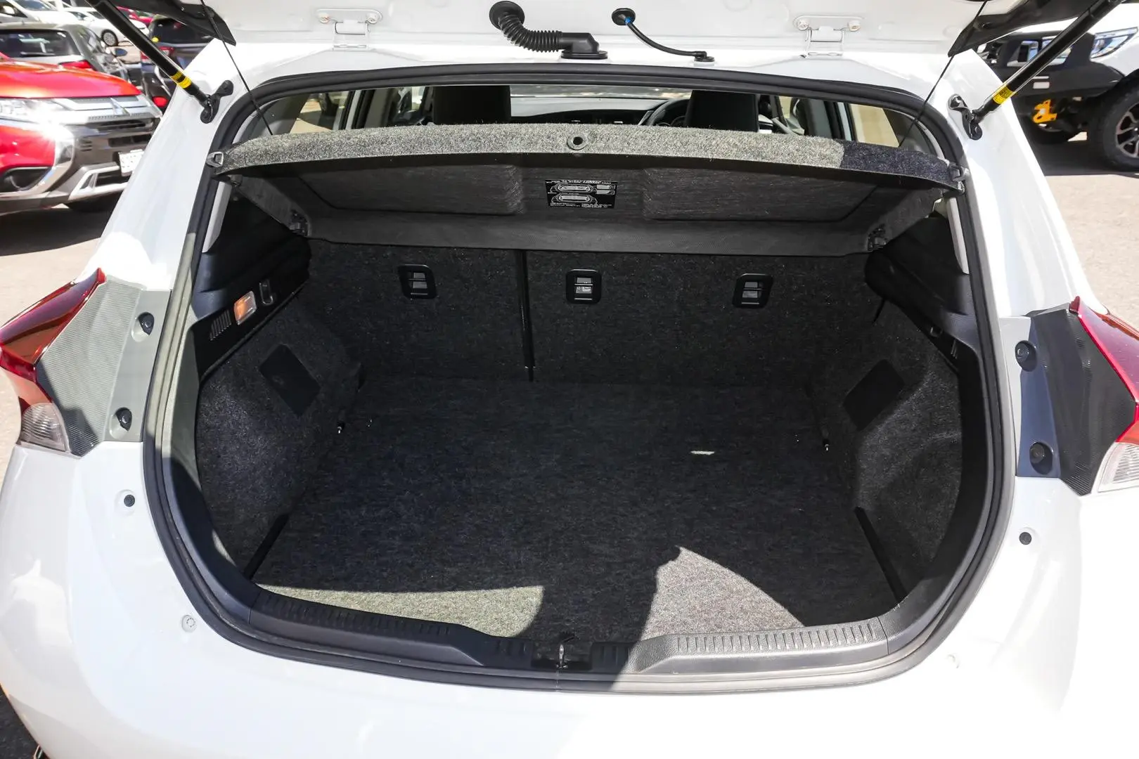 2017 Toyota Corolla Gallery Image 11