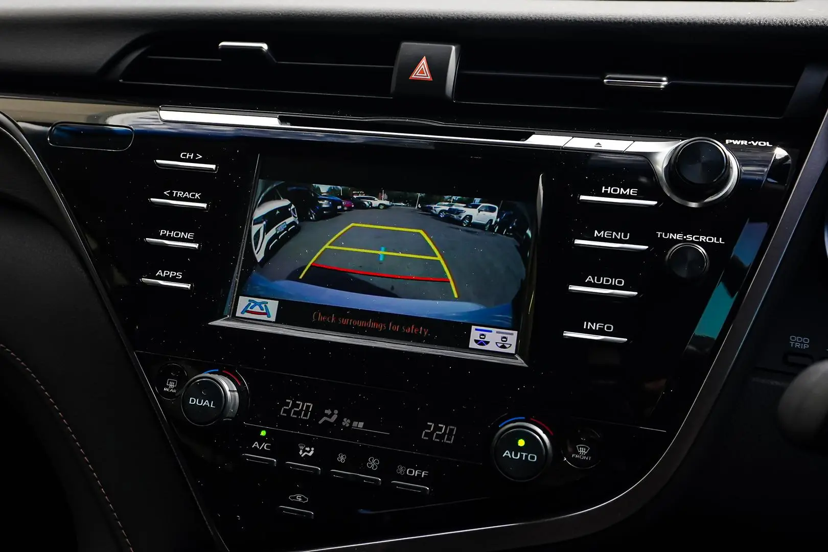 2019 Toyota Camry Gallery Image 21