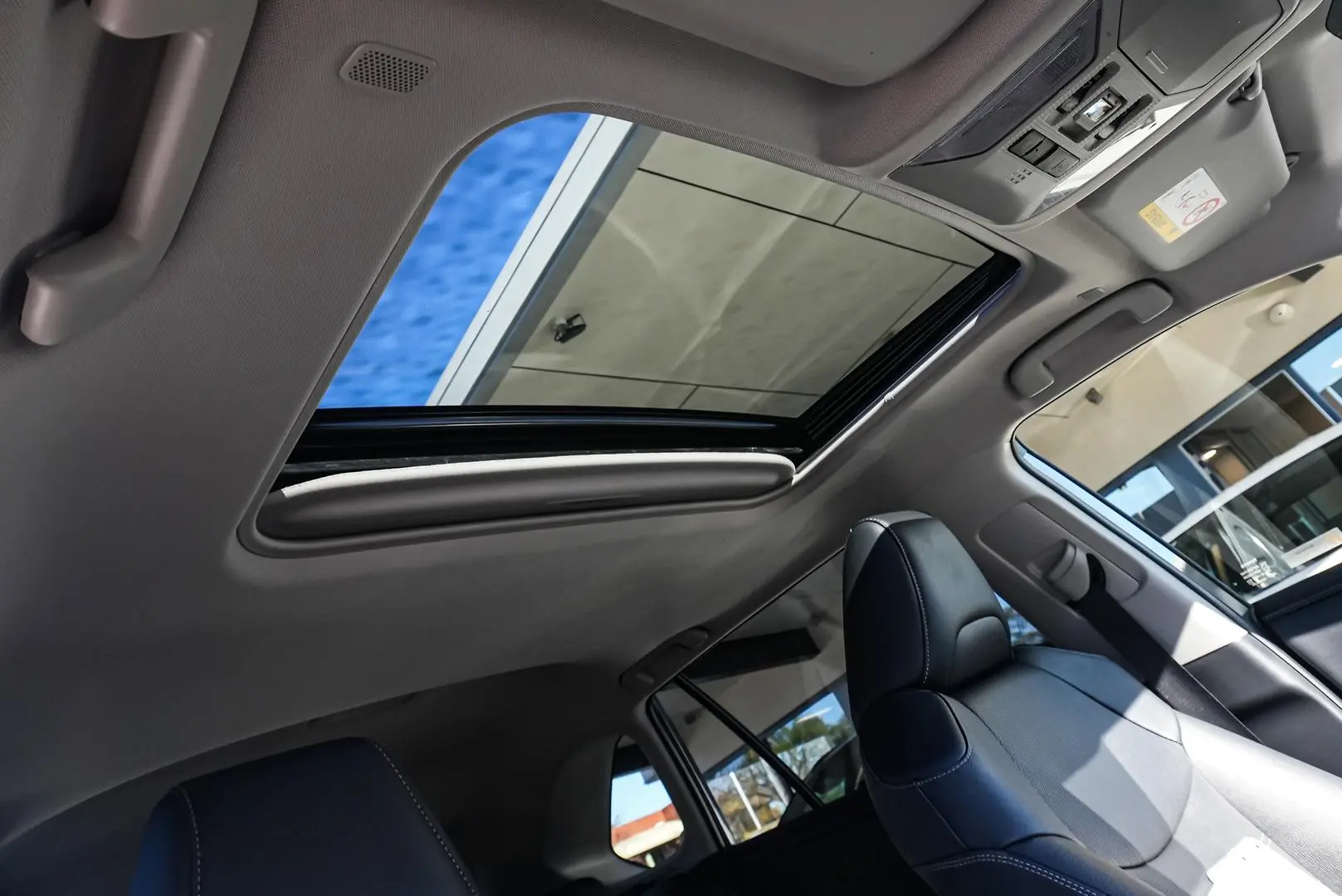 2024 Toyota RAV4 Gallery Image 24
