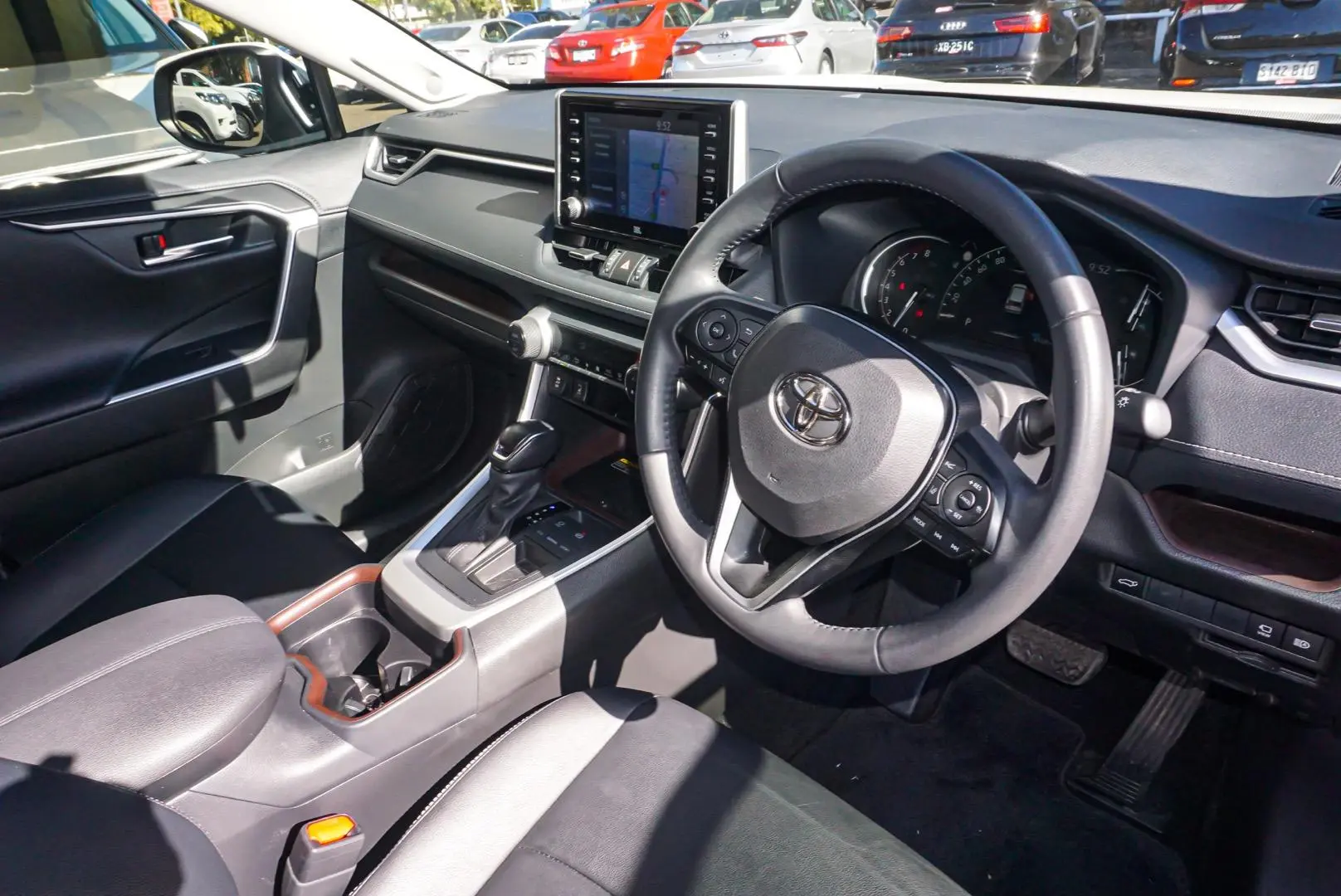 2020 Toyota Rav4 Gallery Image 7