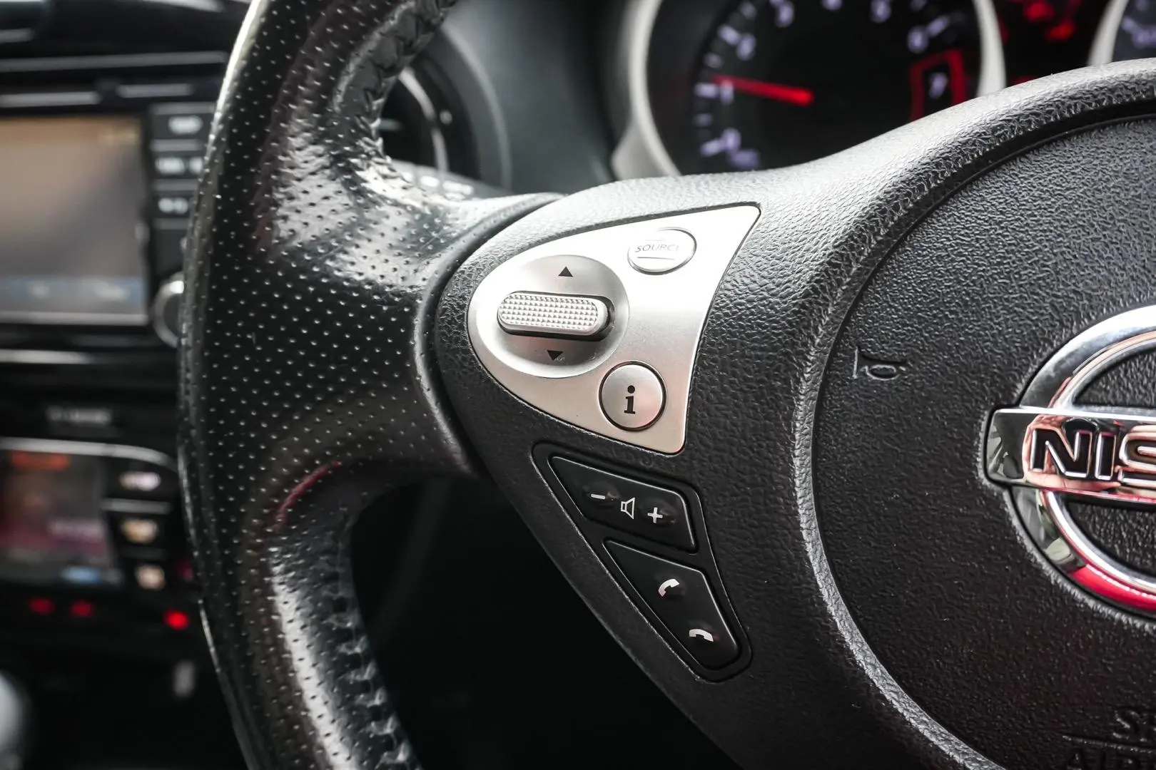 2013 Nissan JUKE Gallery Image 19
