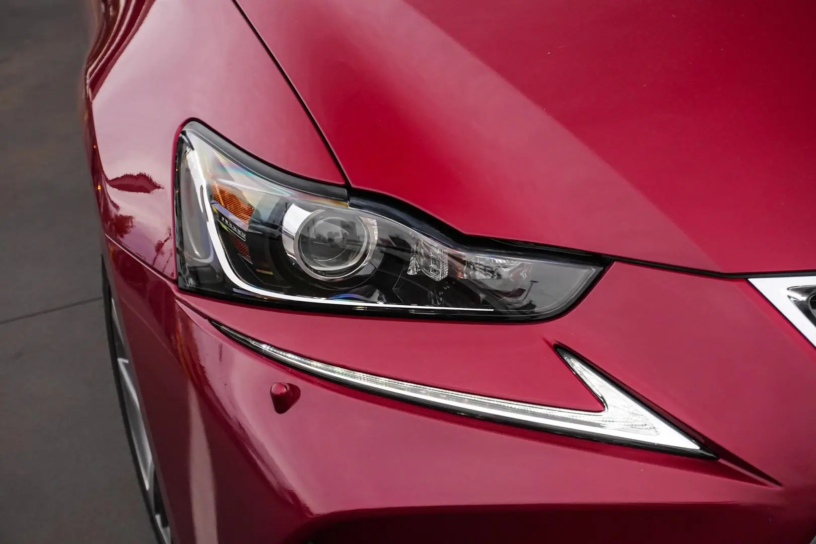 2020 Lexus IS Gallery Image 12