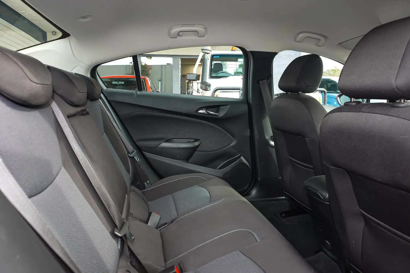 2017 Holden Astra Gallery Image 7