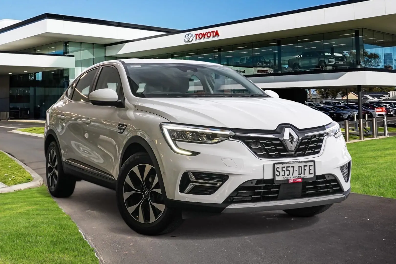 2023 Renault Arkana Image