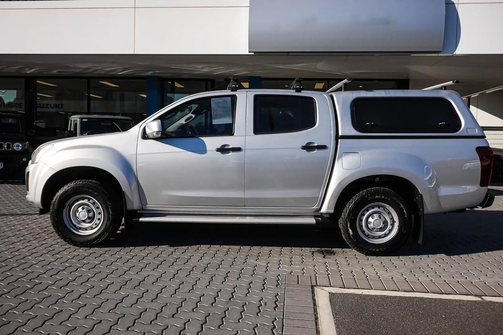 2018 Isuzu D-MAX Gallery Image 4
