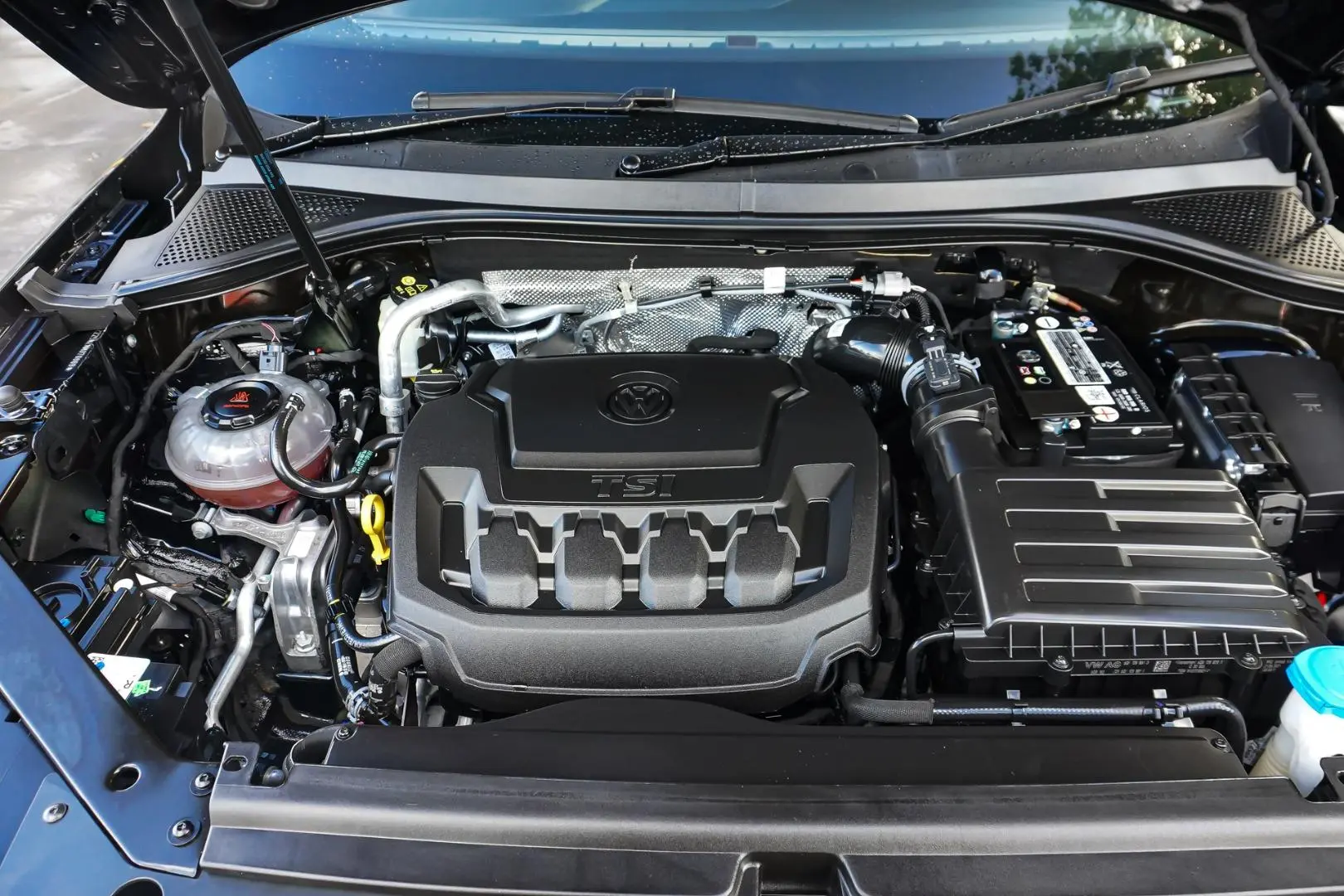 2022 Volkswagen Tiguan Gallery Image 25