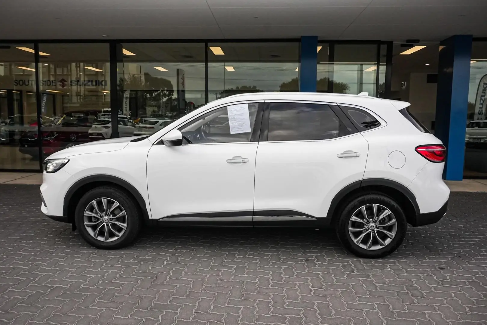 2022 MG HS Gallery Image 4