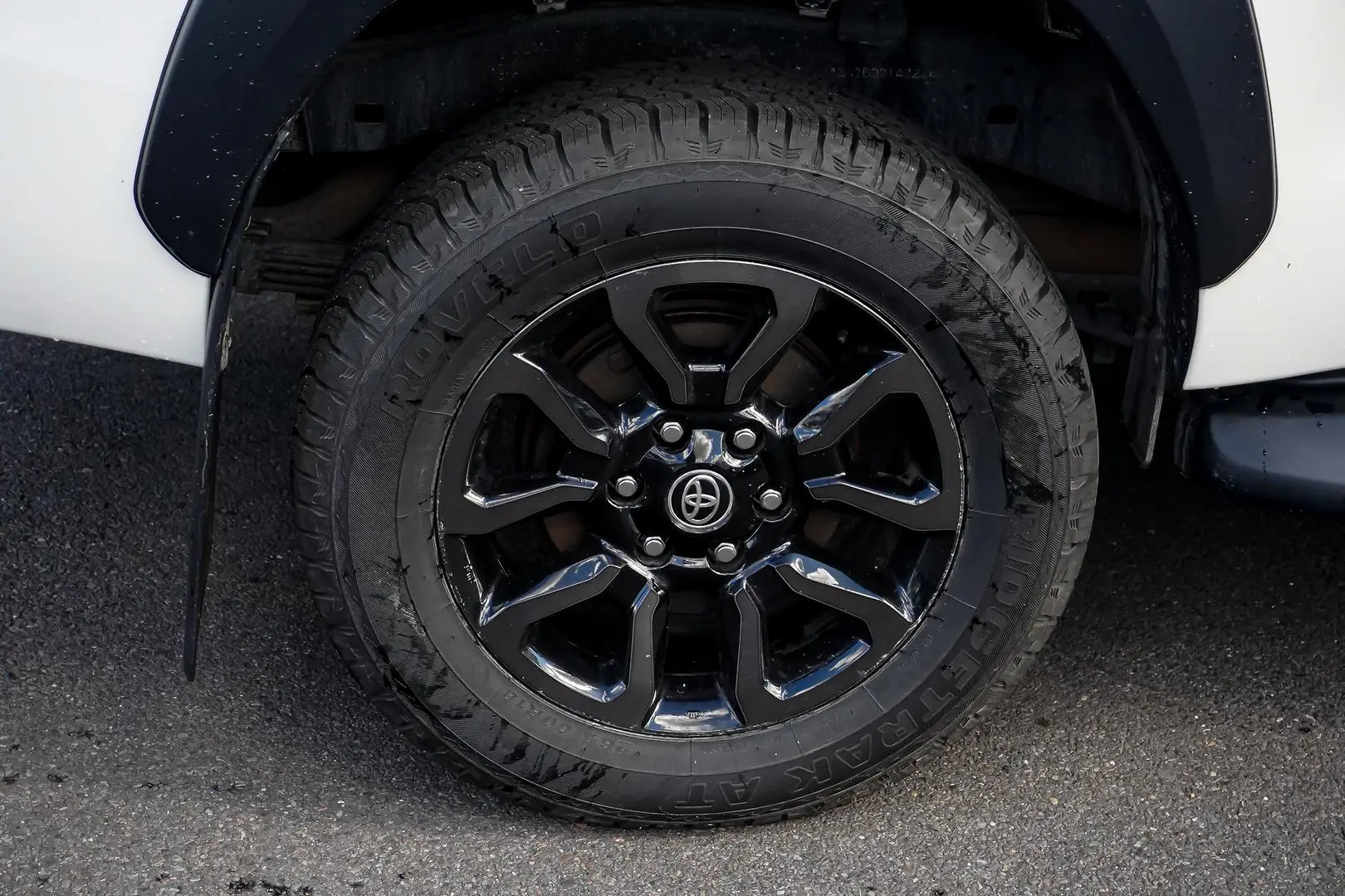 2022 Toyota Hilux Gallery Image 16