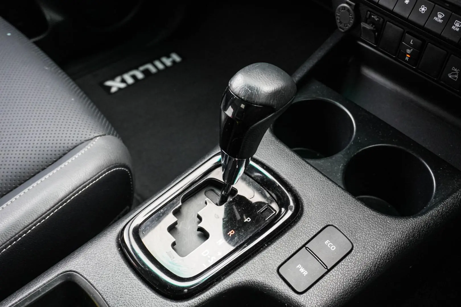 2022 Toyota Hilux Gallery Image 16