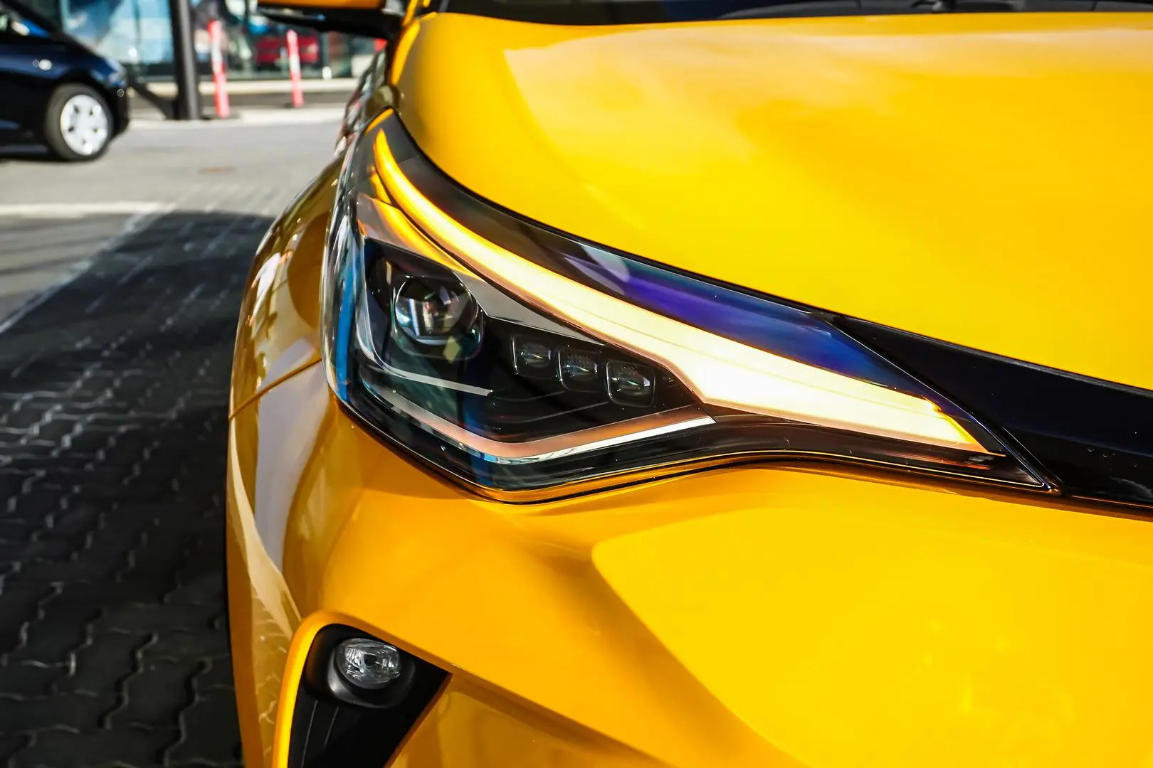 2023 Toyota C-HR Gallery Image 12