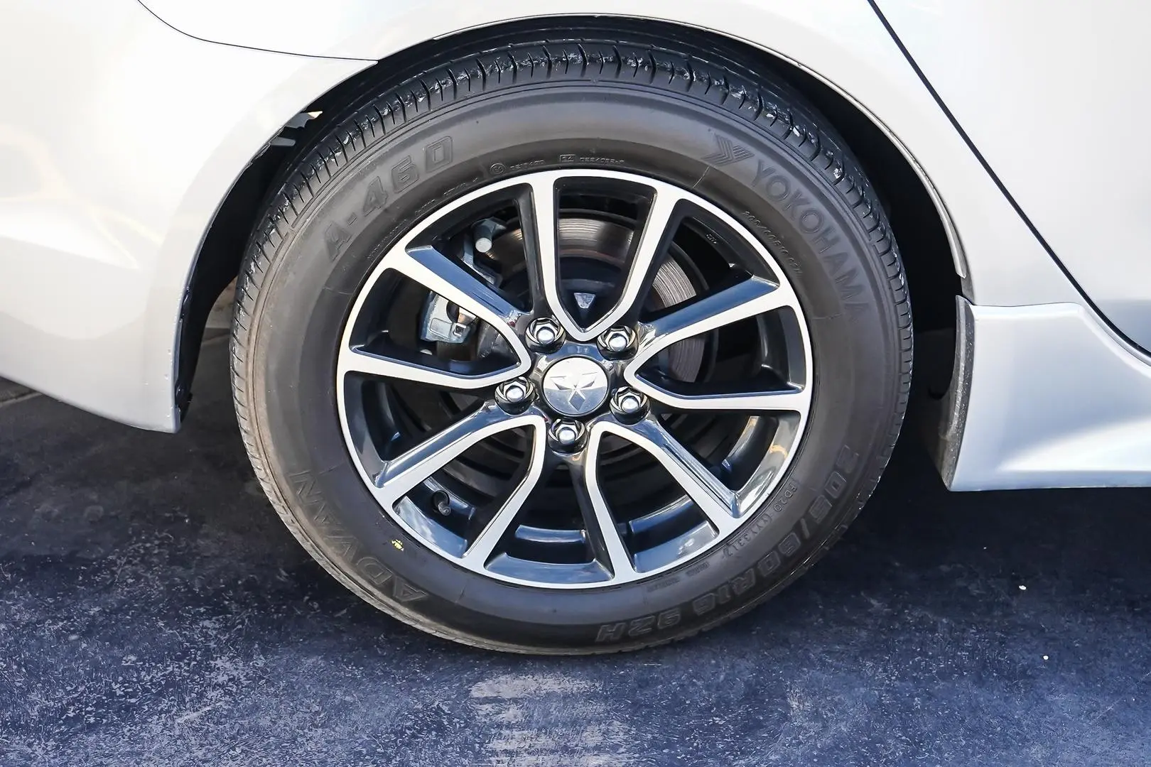 2017 Mitsubishi Lancer Gallery Image 16