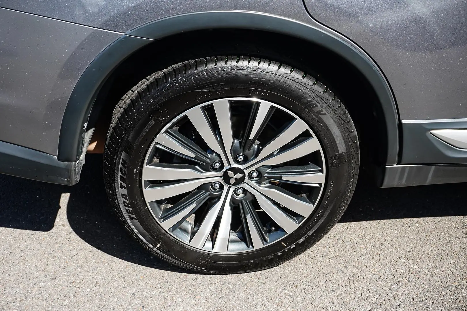 2019 Mitsubishi Outlander Gallery Image 15