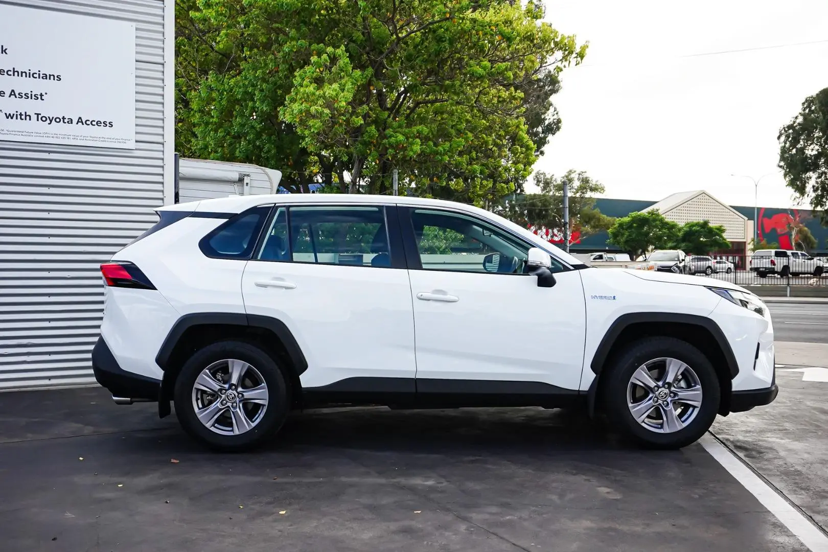 2022 Toyota RAV4 Gallery Image 4