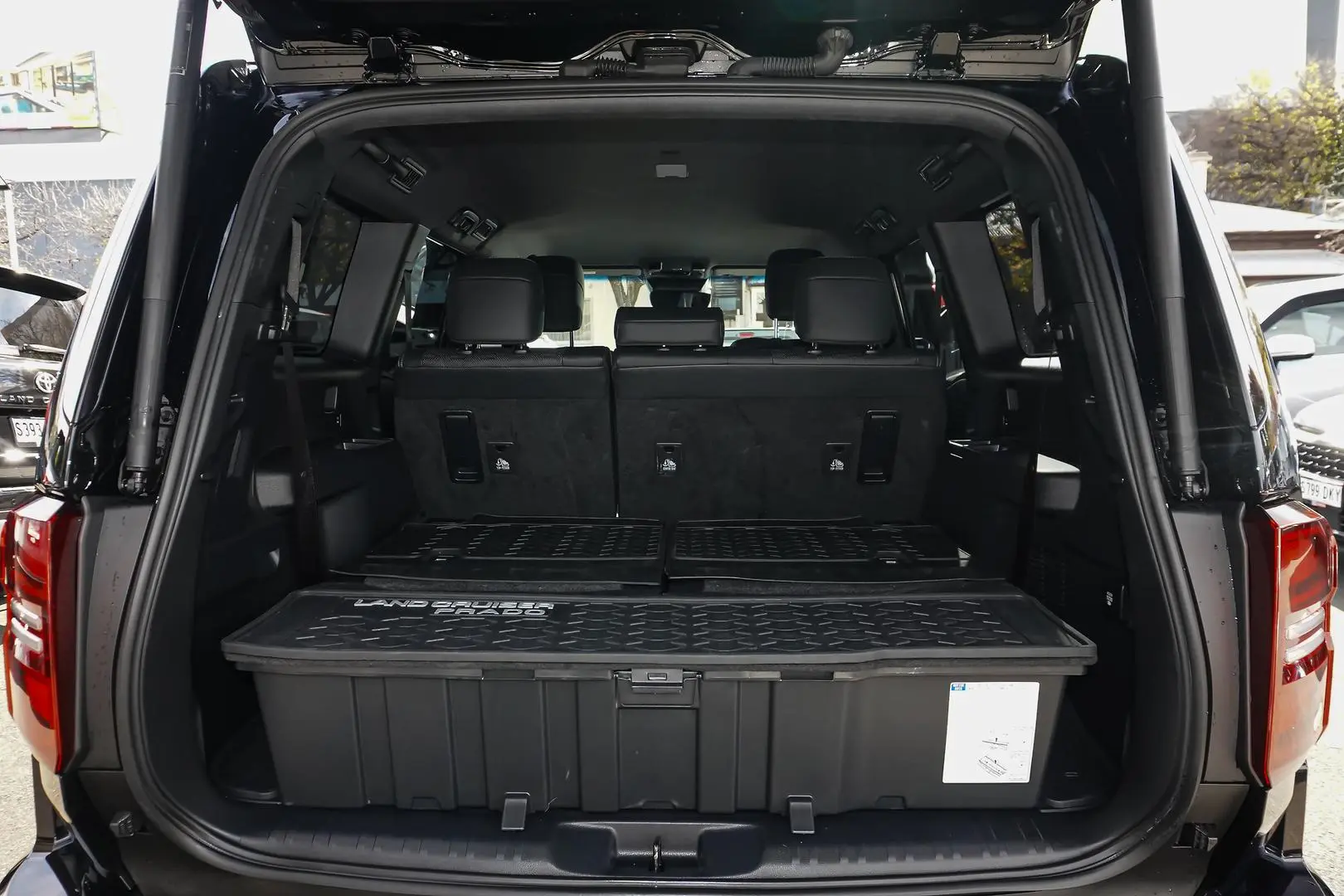 2024 Toyota Landcruiser Prado Gallery Image 9