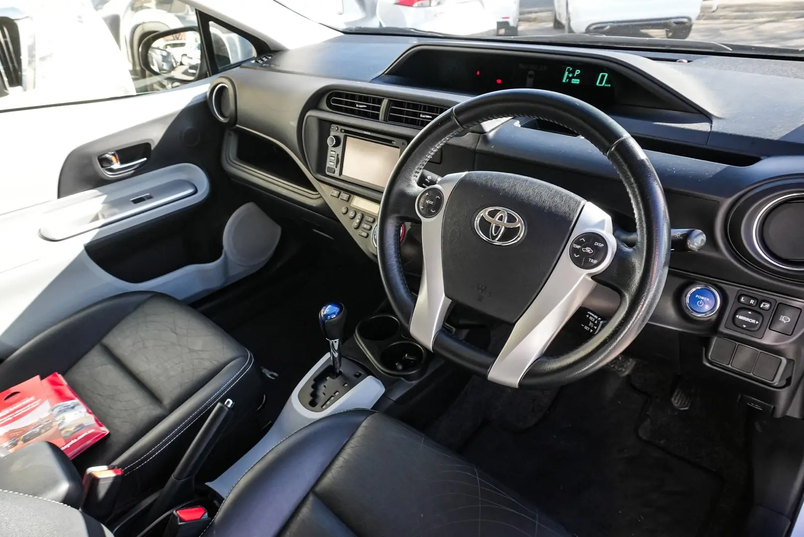 2012 Toyota Prius C Gallery Image 6
