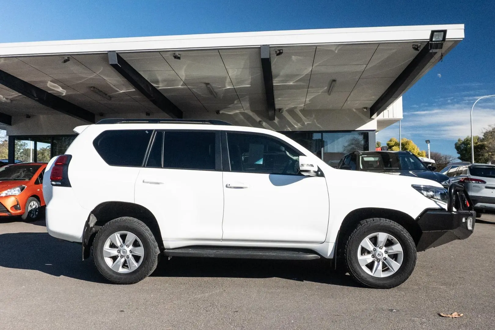 2022 Toyota Landcruiser Prado Gallery Image 4