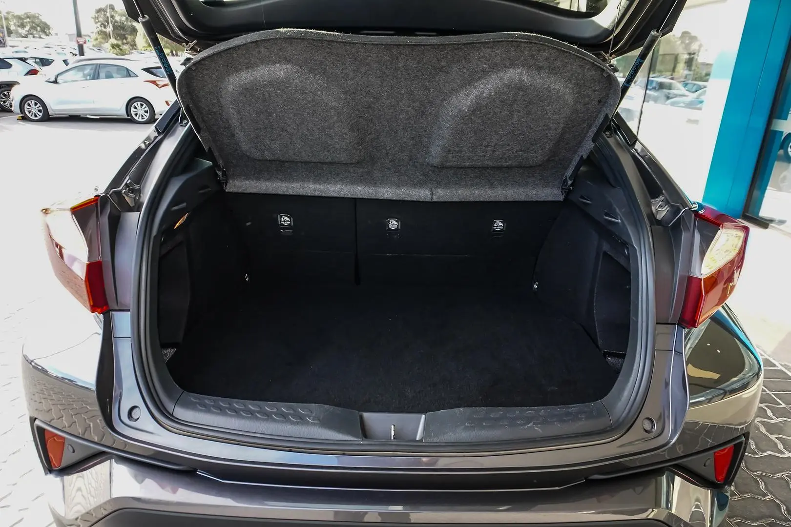 2023 Toyota C-HR Gallery Image 9