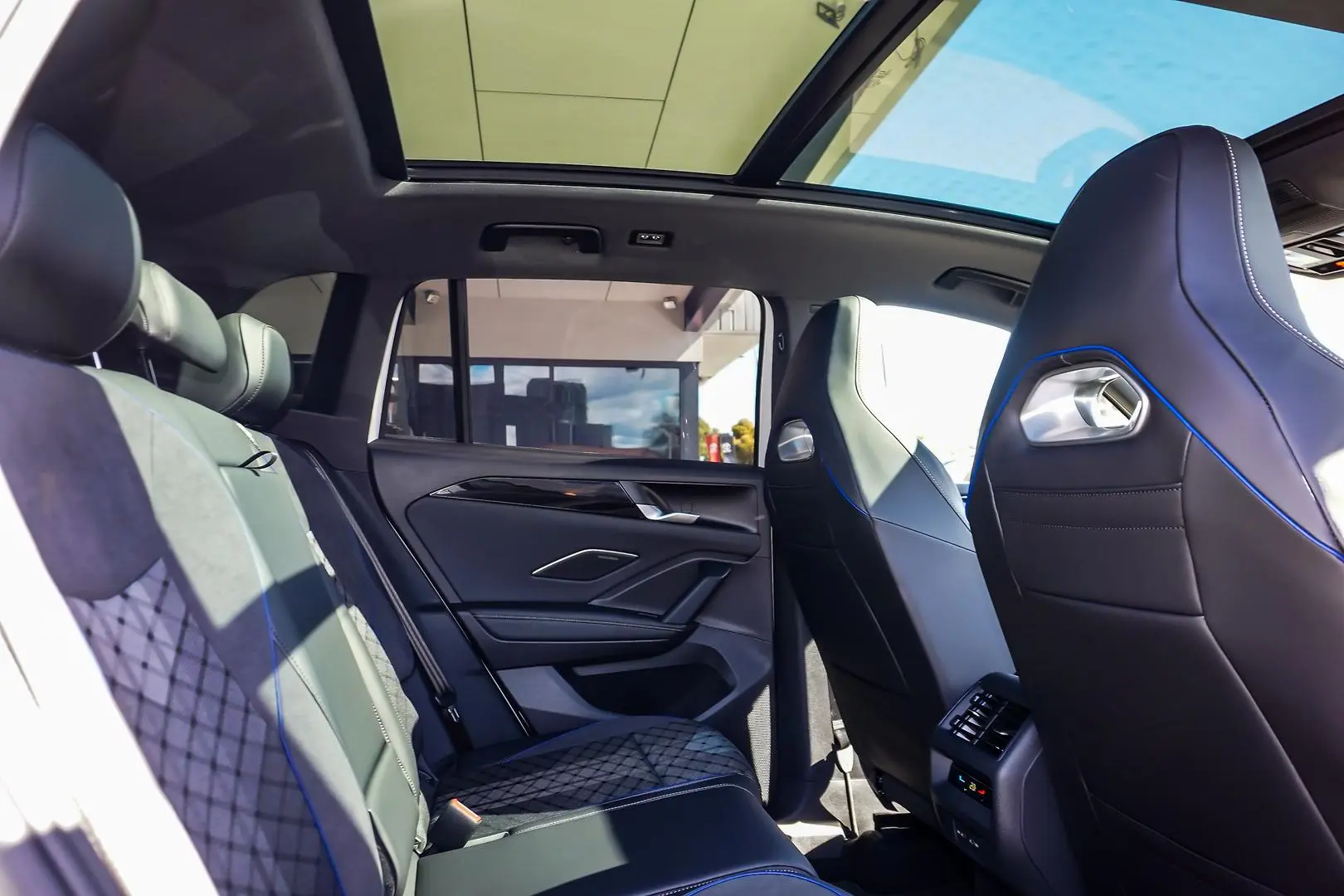 2025 Volkswagen Tiguan Gallery Image 7