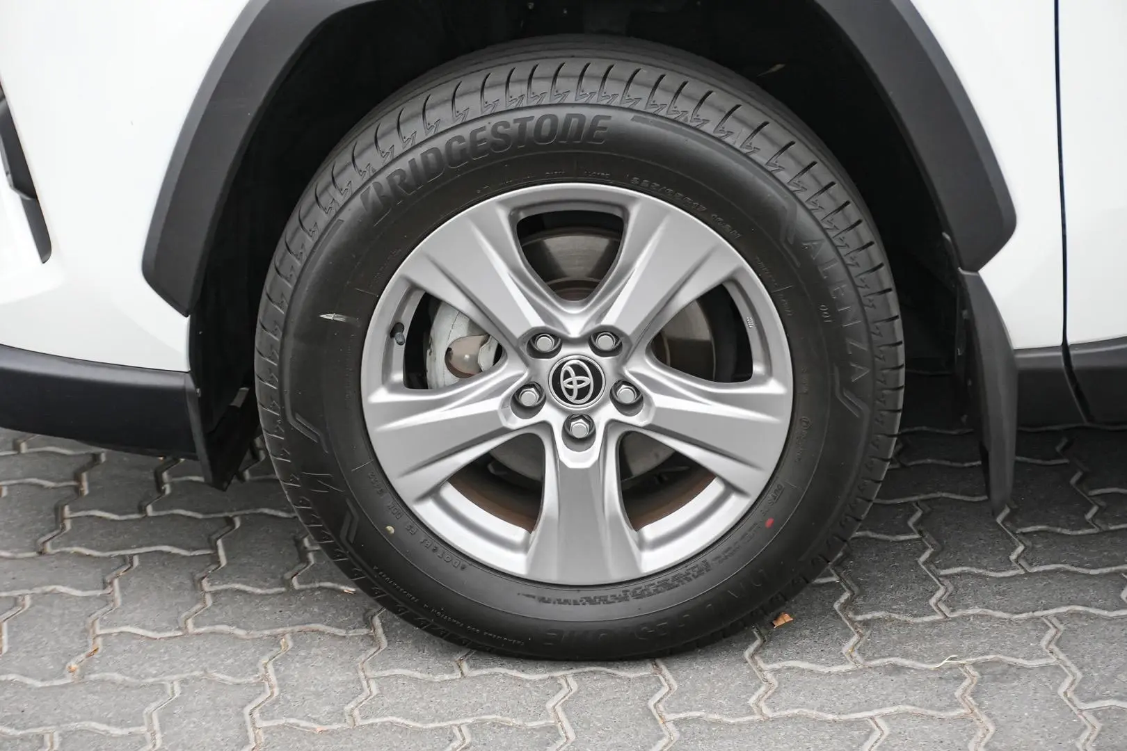 2022 Toyota RAV4 Gallery Image 11