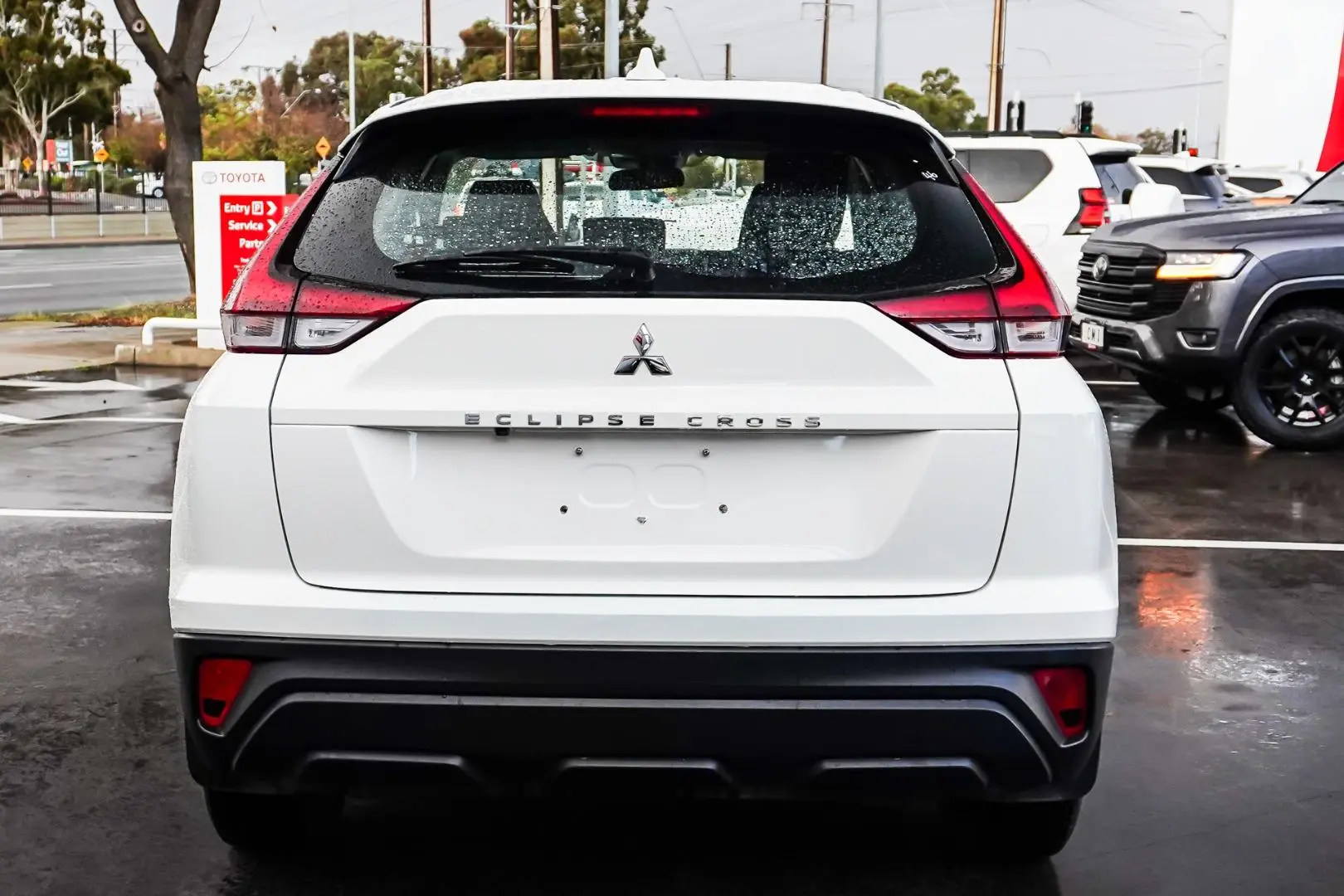 2021 Mitsubishi Eclipse Cross Gallery Image 6