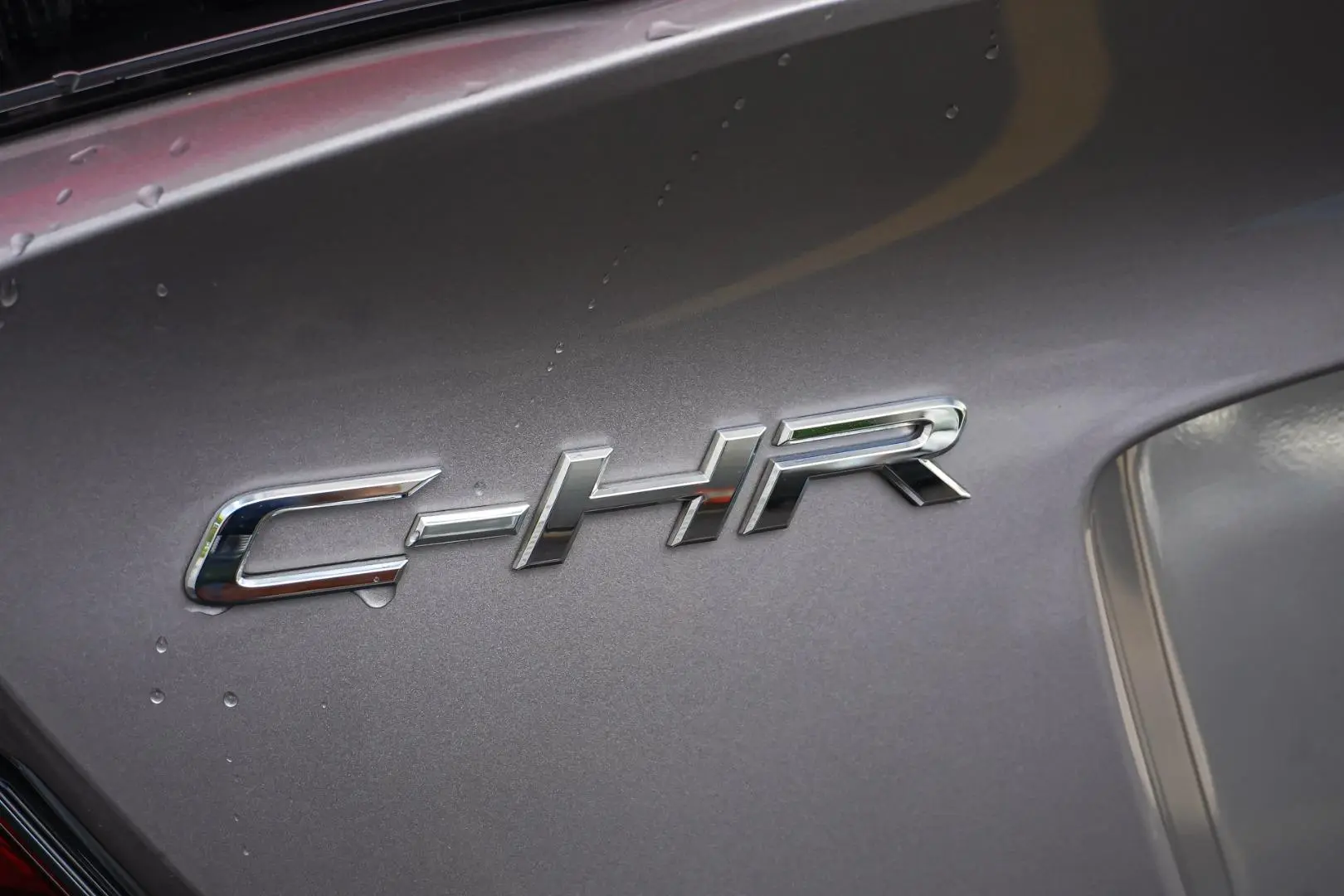 2019 Toyota C-HR Gallery Image 16