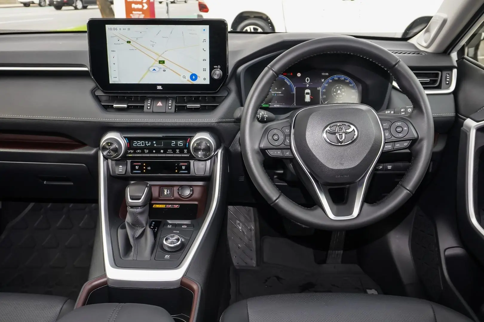 2025 Toyota RAV4 Gallery Image 9