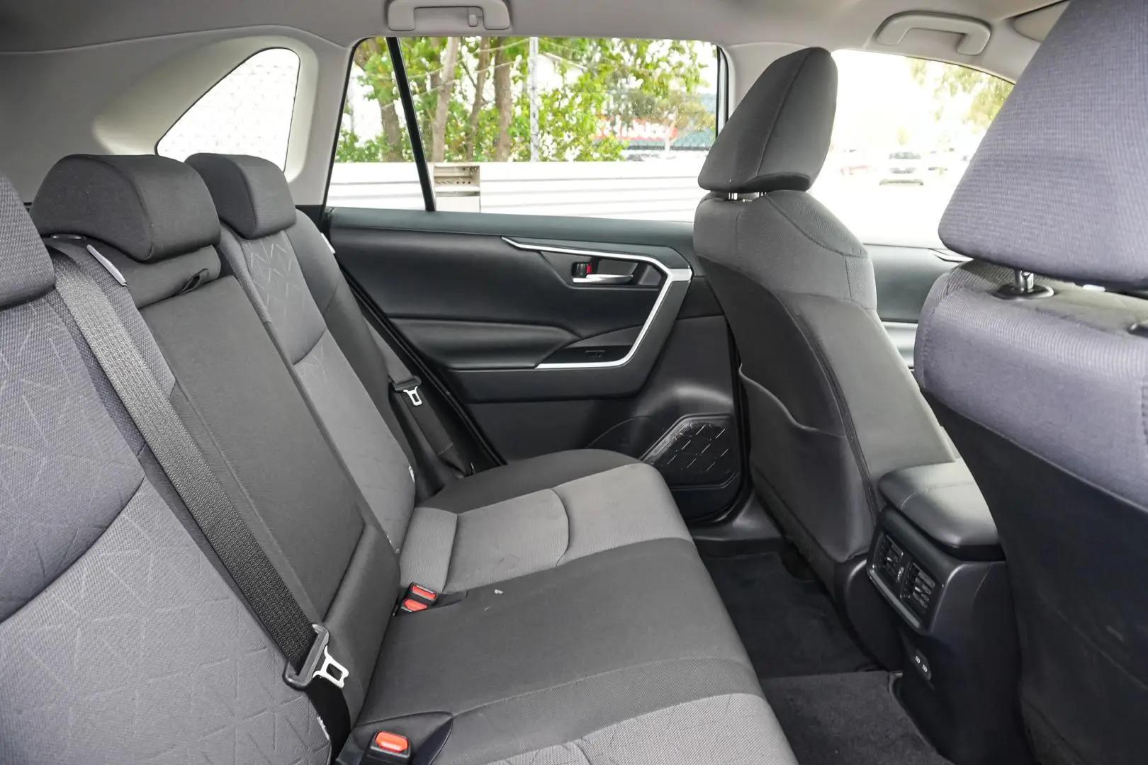 2024 Toyota RAV4 Gallery Image 9
