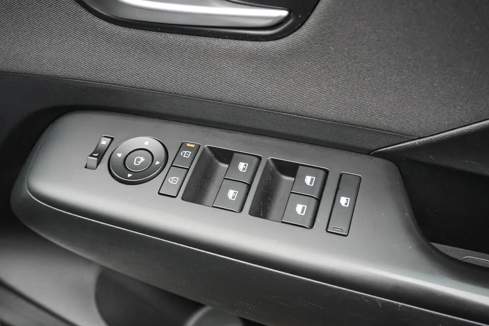 2024 Hyundai Kona Gallery Image 19