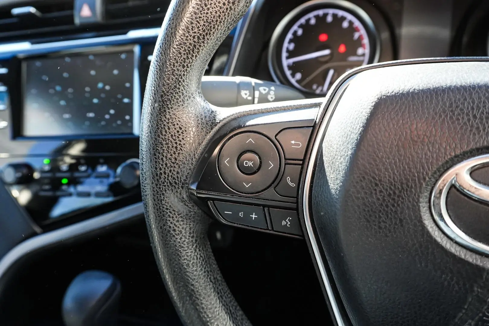 2019 Toyota Camry Gallery Image 19