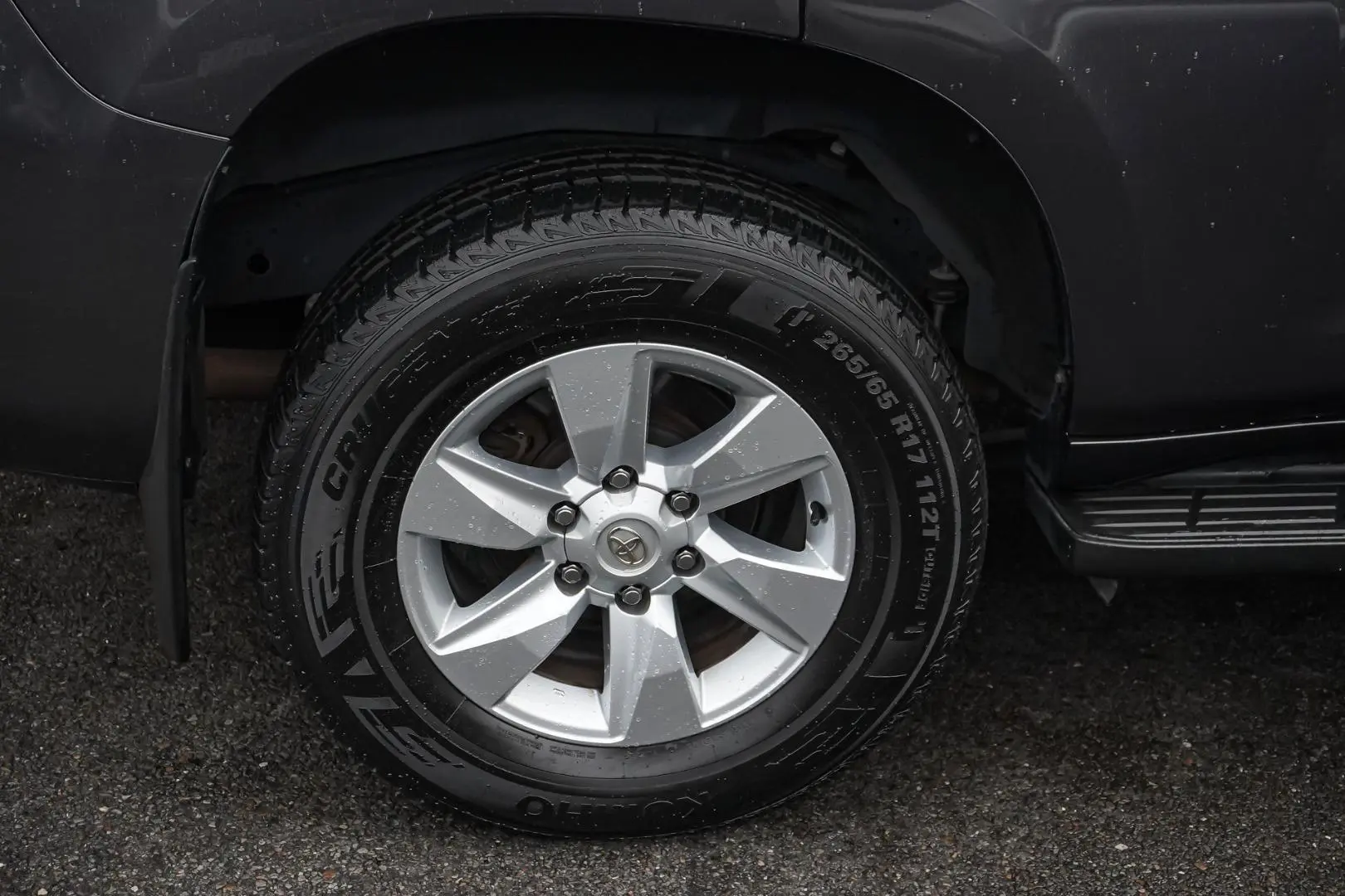 2019 Toyota Landcruiser Prado Gallery Image 16