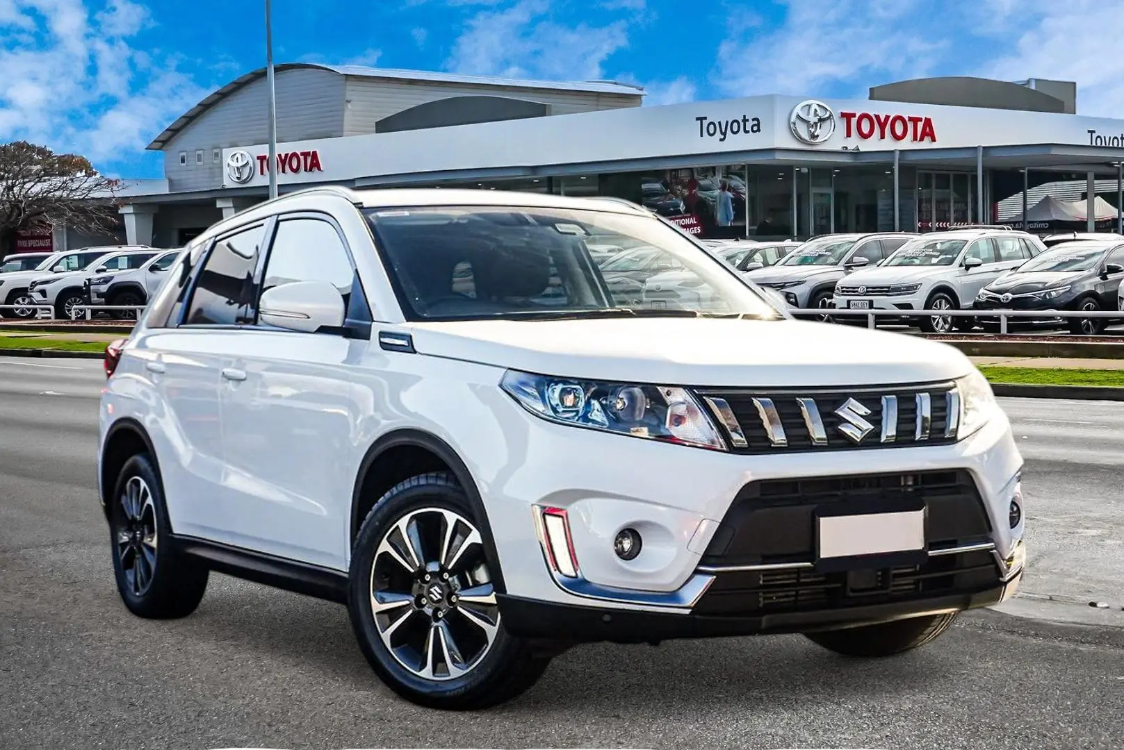 2022 Suzuki Vitara Gallery Image 1
