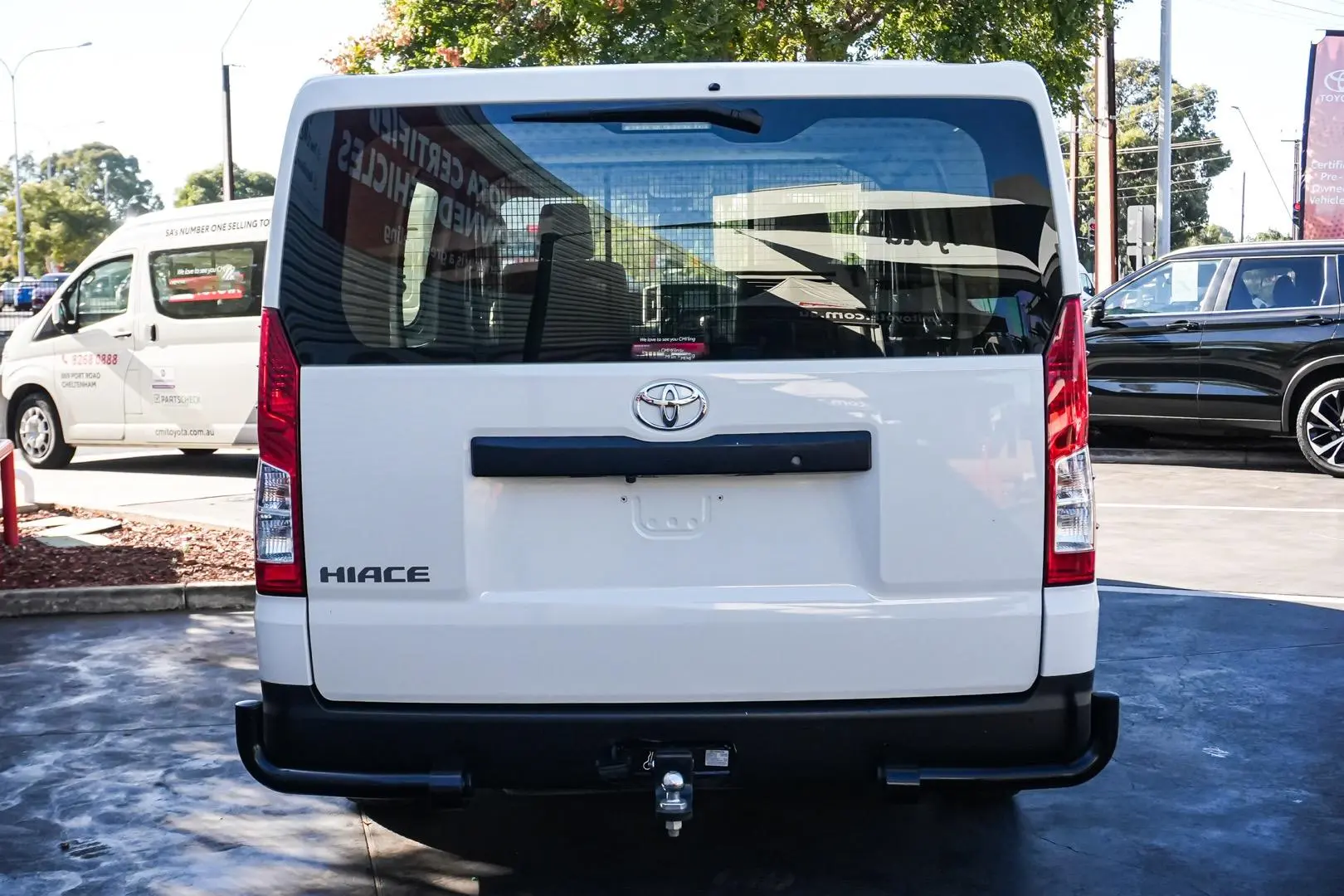 2022 Toyota Hiace Gallery Image 11