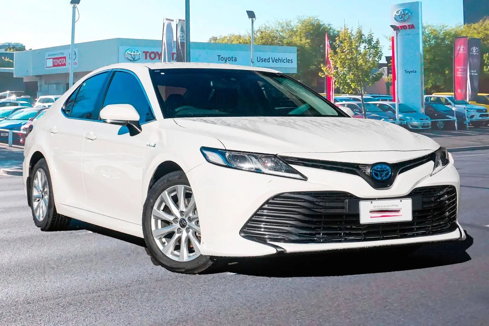 2019 Toyota Camry Gallery Image 1