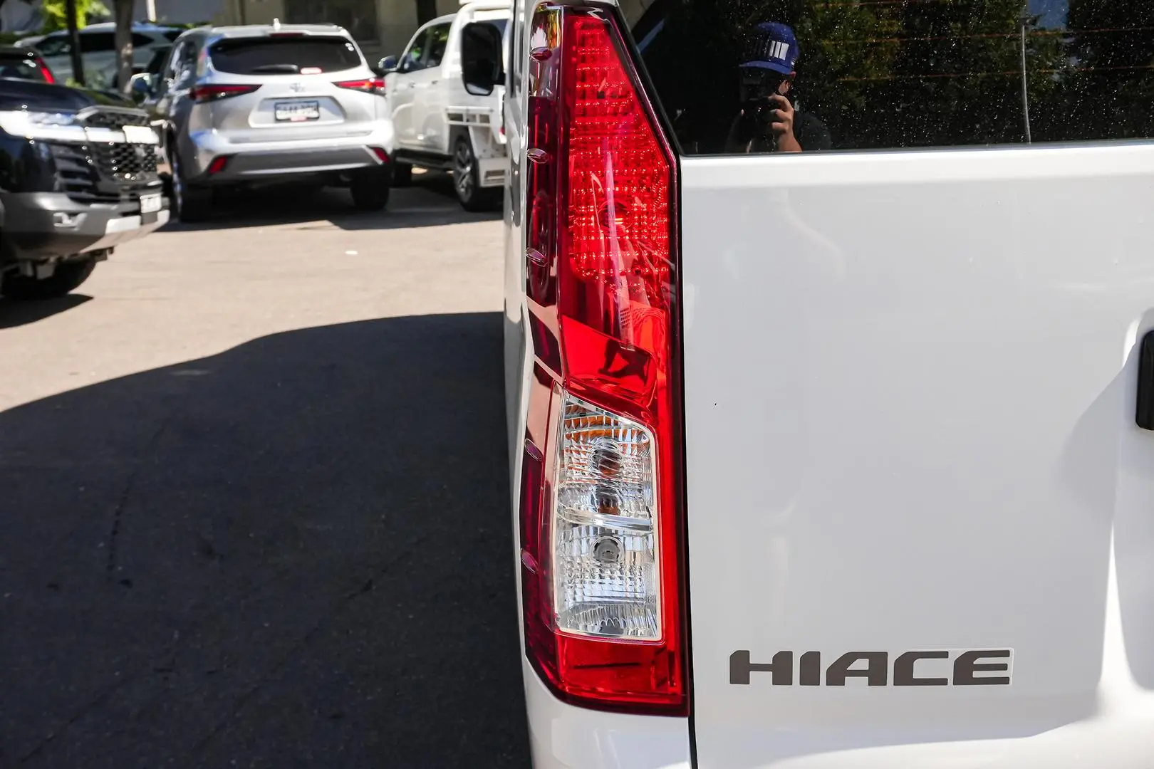 2022 Toyota Hiace Gallery Image 13