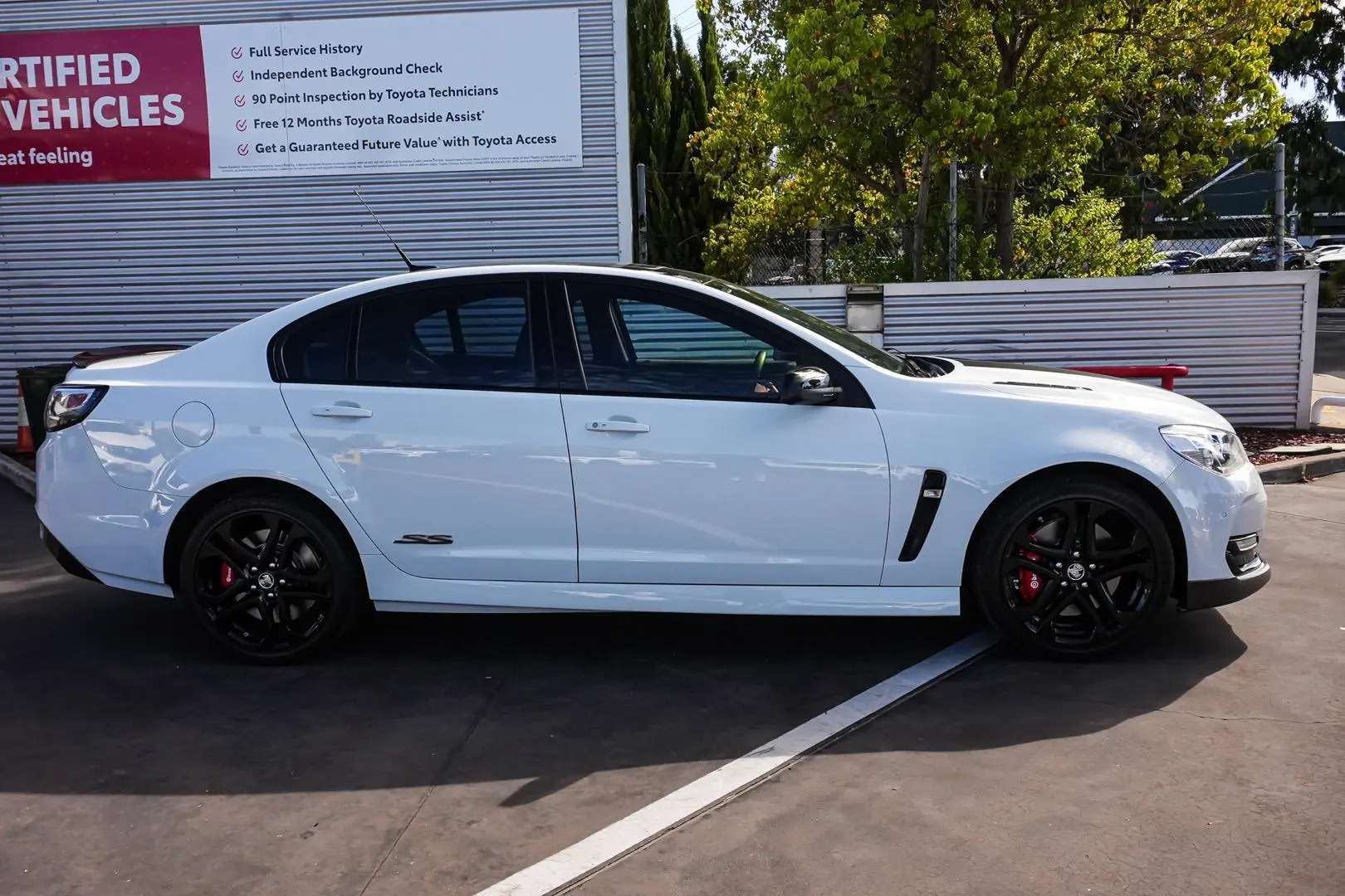 2017 Holden Commodore Gallery Image 4
