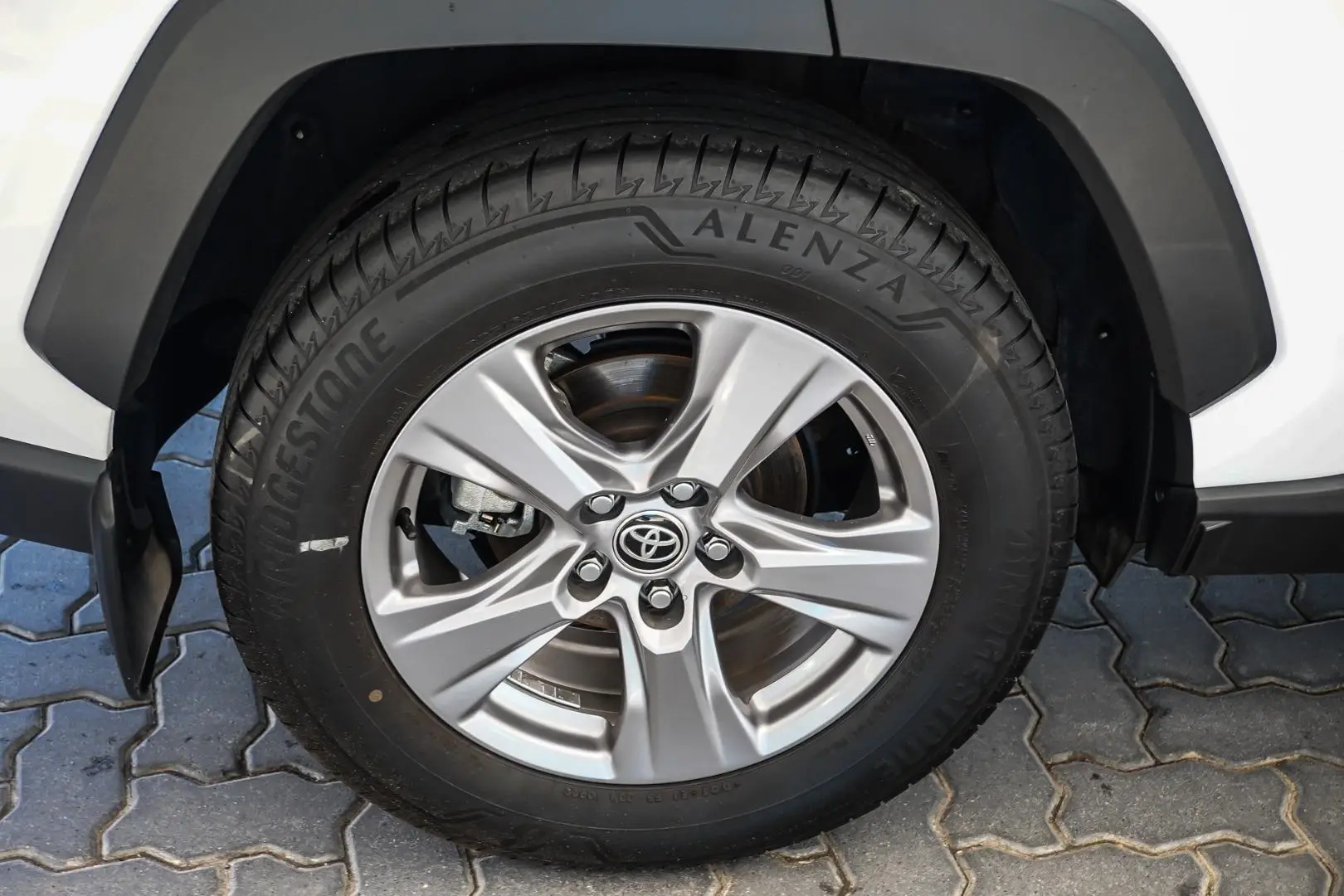 2022 Toyota RAV4 Gallery Image 17